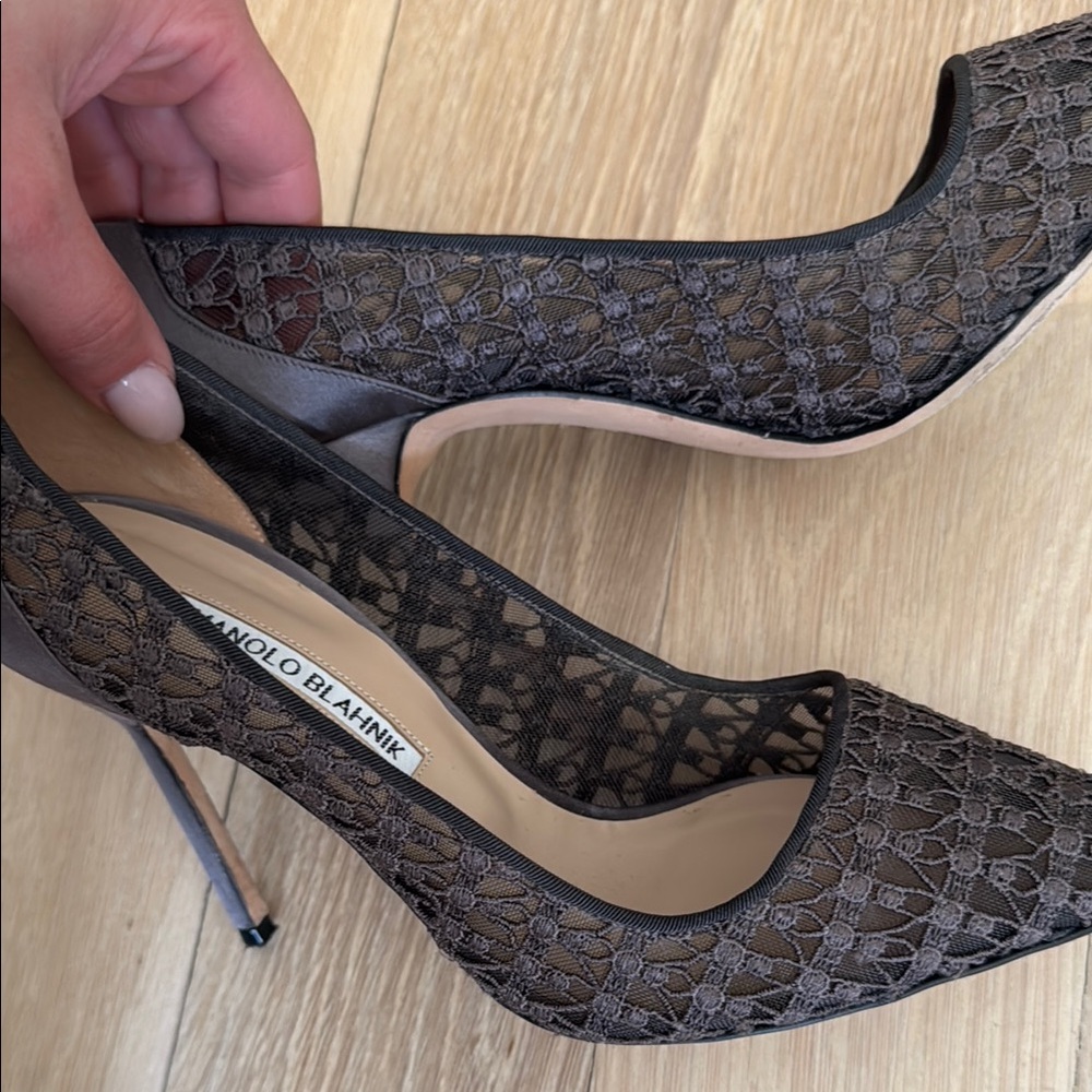 Elegant satin Lace Stiletto Heels Manolo Blahnik - Picture 5 of 7